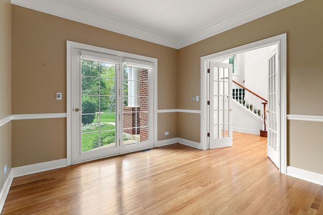 315 Bishop Court, Inverness, IL 60010