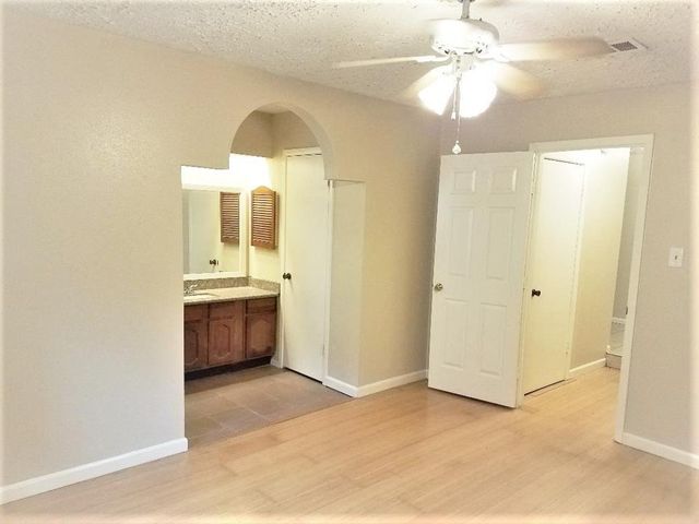 16922 Camberwell Green Lane, Houston, TX 77070