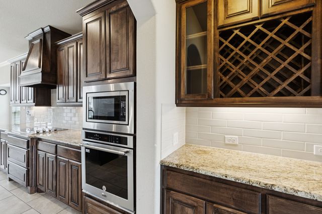 610 Lonesome Dove Drive, Midlothian, TX 76065