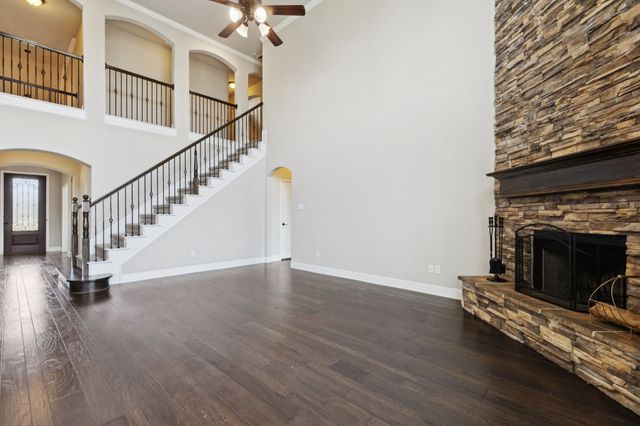 610 Lonesome Dove Drive, Midlothian, TX 76065