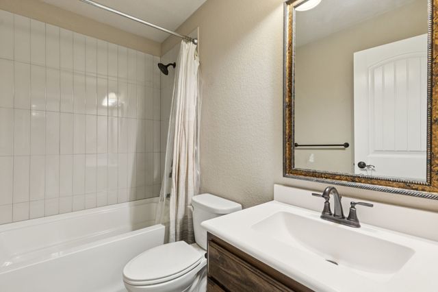 610 Lonesome Dove Drive, Midlothian, TX 76065