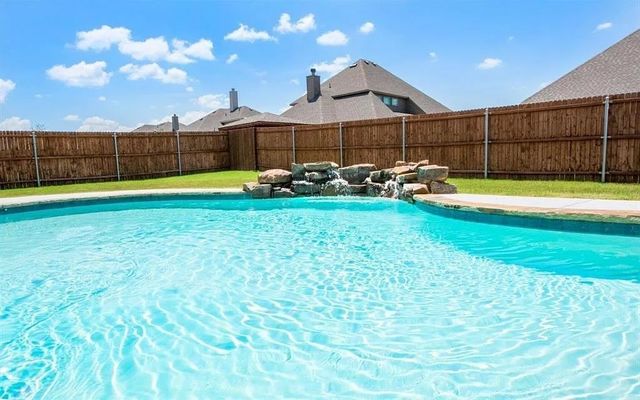 610 Lonesome Dove Drive, Midlothian, TX 76065