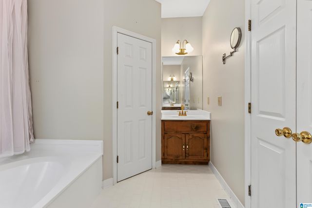 205 CHESTNUT CIRCLE, Alabaster, AL 35007