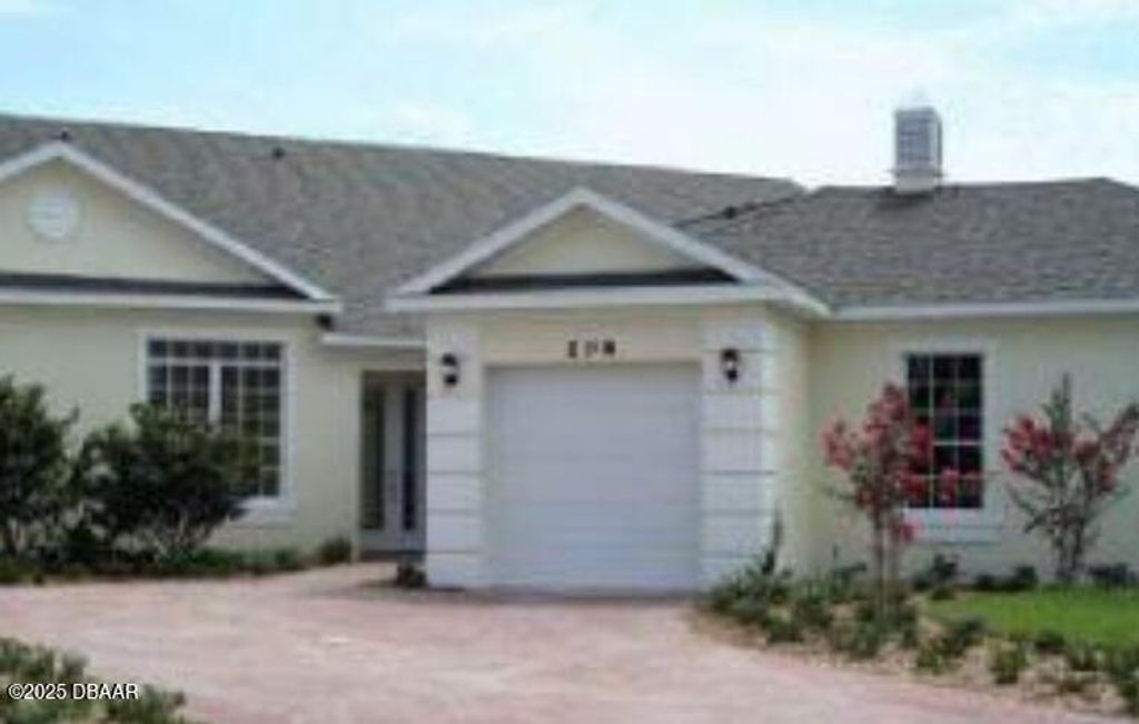 208 Bauer Circle, Daytona Beach, FL 32124