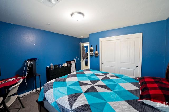 719 Samba Court, Bakersfield, CA 93306