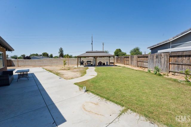 719 Samba Court, Bakersfield, CA 93306