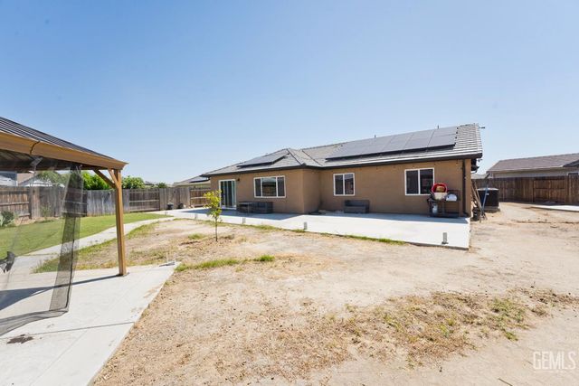 719 Samba Court, Bakersfield, CA 93306