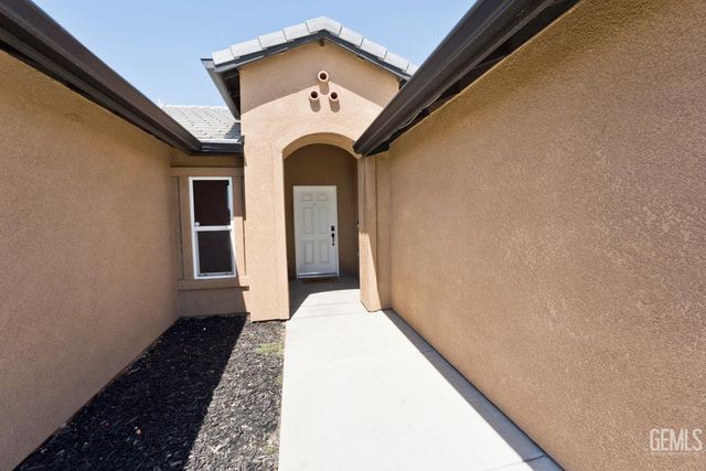 719 Samba Court, Bakersfield, CA 93306