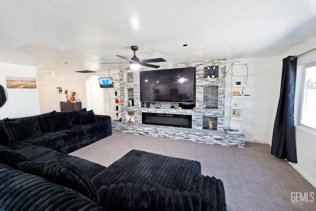 719 Samba Court, Bakersfield, CA 93306