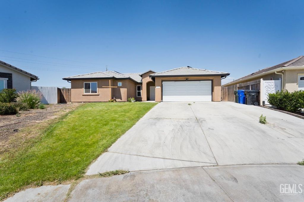 719 Samba Court, Bakersfield, CA 93306