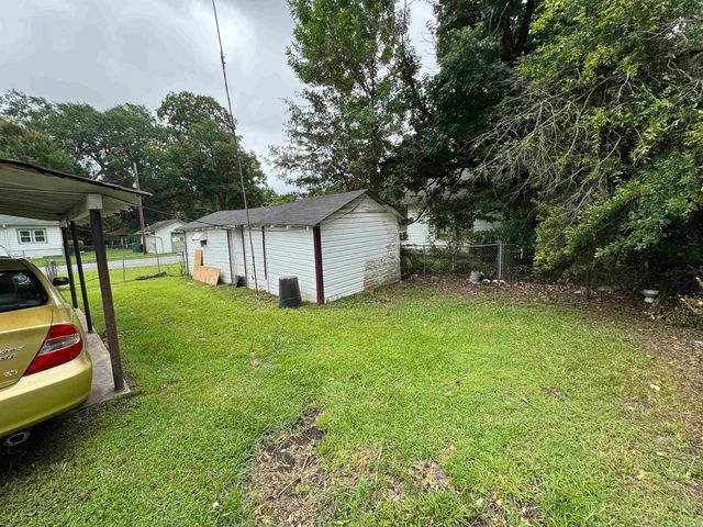 1500 W 25th Ave., Pine Bluff, AR 76103