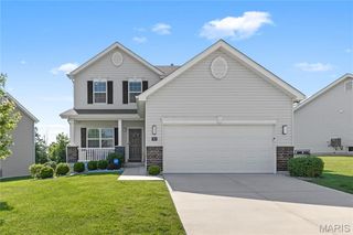 10 Hidden Bluffs Drive, Lake St Louis, MO 63367