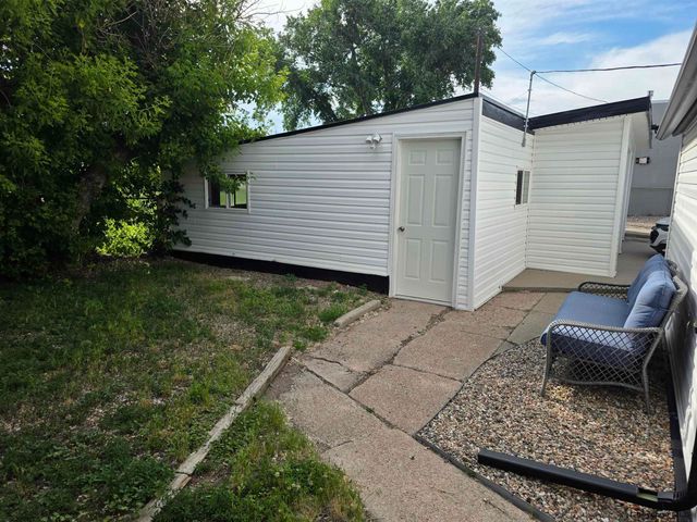 2012 SNYDER AVE, Cheyenne, WY 82001