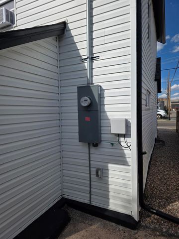 2012 SNYDER AVE, Cheyenne, WY 82001