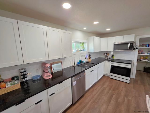 2012 SNYDER AVE, Cheyenne, WY 82001