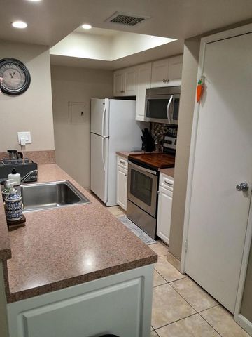 72599 Edgehill Drive 3, Palm Desert, CA 92260