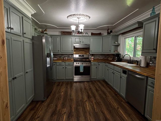 5816 Fairview Rd, Paragould, AR 72450