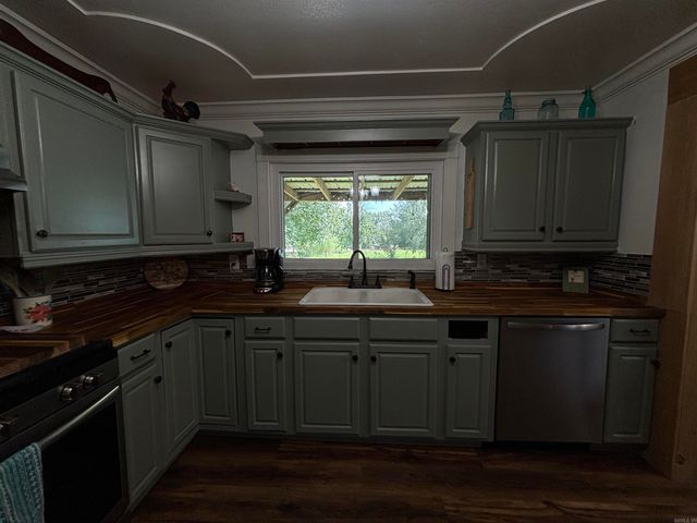 5816 Fairview Rd, Paragould, AR 72450