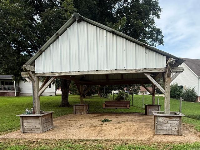 5816 Fairview Rd, Paragould, AR 72450
