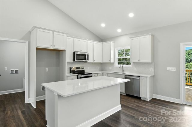 60 Westwinds Drive, Hickory, NC 28601