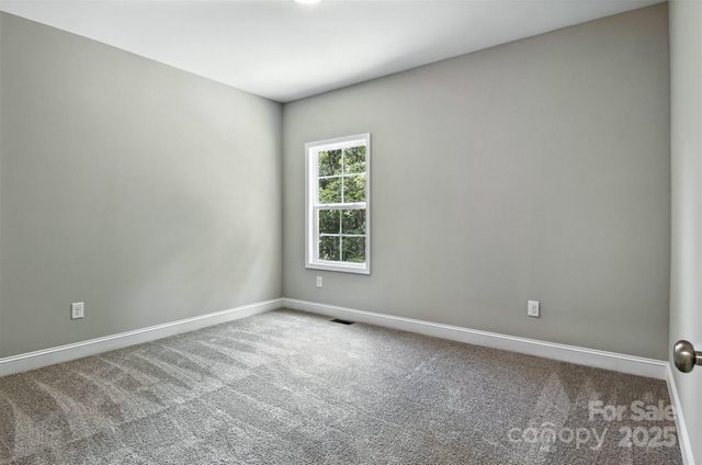 60 Westwinds Drive, Hickory, NC 28601