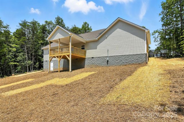 60 Westwinds Drive, Hickory, NC 28601