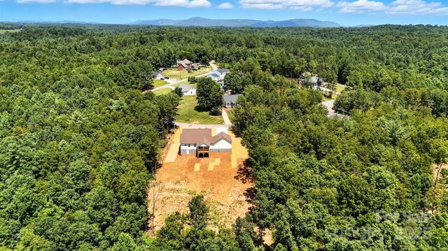 60 Westwinds Drive, Hickory, NC 28601