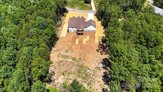 60 Westwinds Drive, Hickory, NC 28601