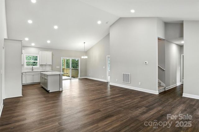 60 Westwinds Drive, Hickory, NC 28601