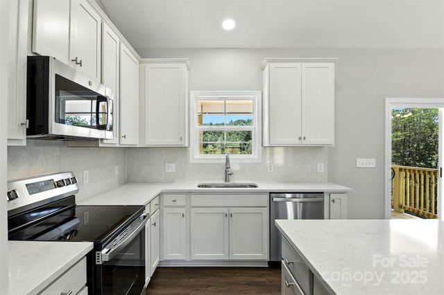 60 Westwinds Drive, Hickory, NC 28601