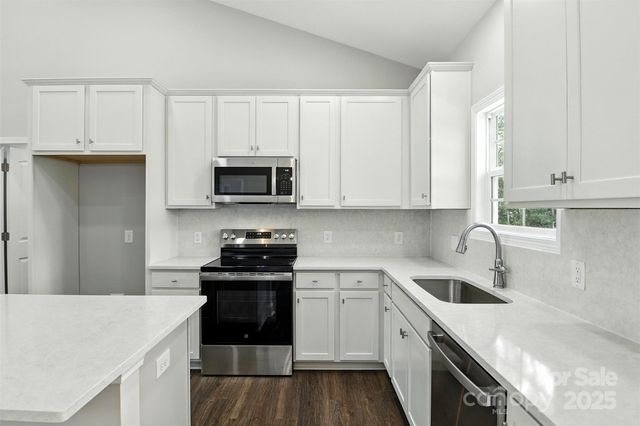 60 Westwinds Drive, Hickory, NC 28601