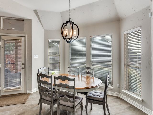 405 Shenandoah Drive, Burleson, TX 76028