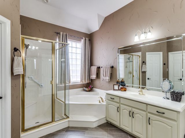 405 Shenandoah Drive, Burleson, TX 76028