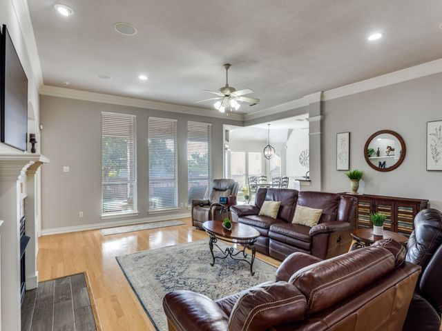 405 Shenandoah Drive, Burleson, TX 76028