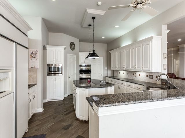 405 Shenandoah Drive, Burleson, TX 76028