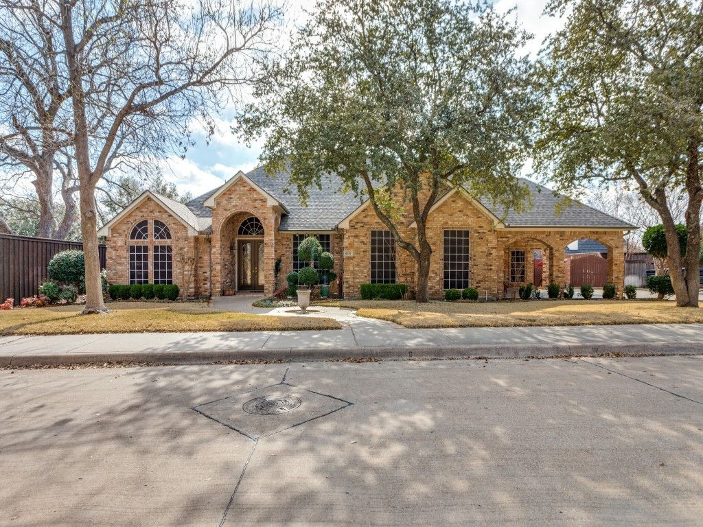 405 Shenandoah Drive, Burleson, TX 76028
