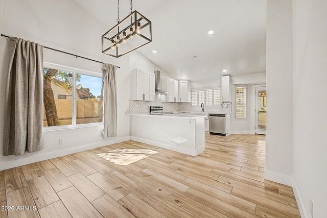 5526 E EVERGREEN Street, Mesa, AZ 85205