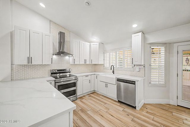 5526 E EVERGREEN Street, Mesa, AZ 85205