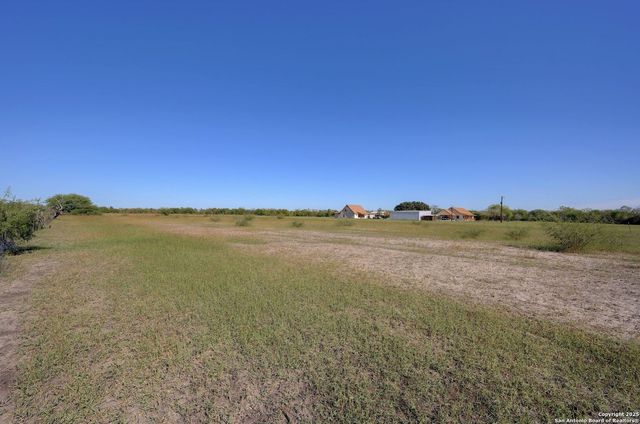 TBD CR 5718 E, Natalia, TX 78059