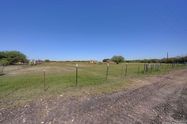 TBD CR 5718 E, Natalia, TX 78059