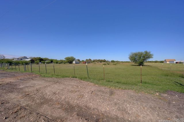 TBD CR 5718 E, Natalia, TX 78059