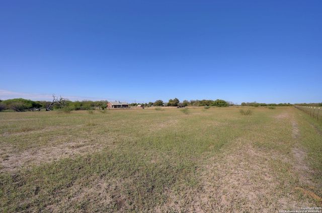 TBD CR 5718 E, Natalia, TX 78059