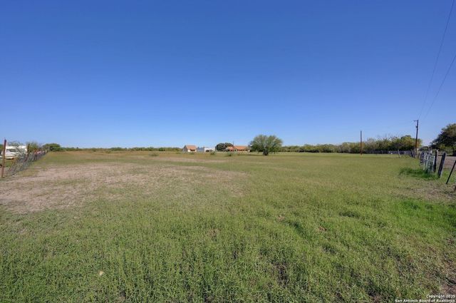 TBD CR 5718 E, Natalia, TX 78059