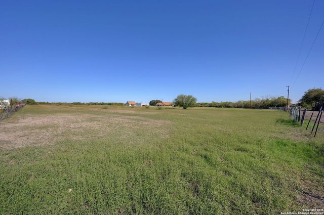 TBD CR 5718 E, Natalia, TX 78059