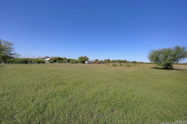 TBD CR 5718 E, Natalia, TX 78059