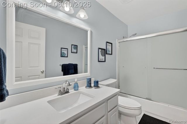 2004 Palmer Drive, Wixom, MI 48393