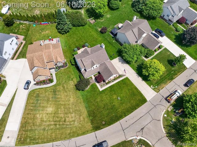 2004 Palmer Drive, Wixom, MI 48393