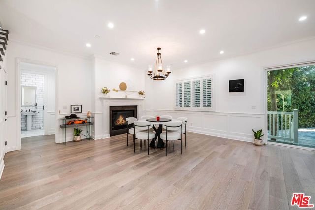 4222 Woodman Avenue, Los Angeles, CA 91423