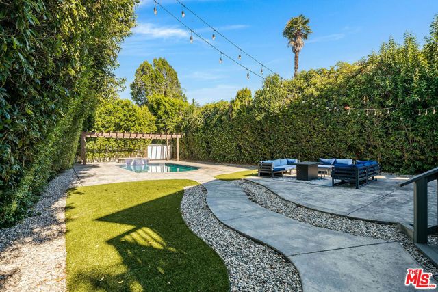4222 Woodman Avenue, Los Angeles, CA 91423
