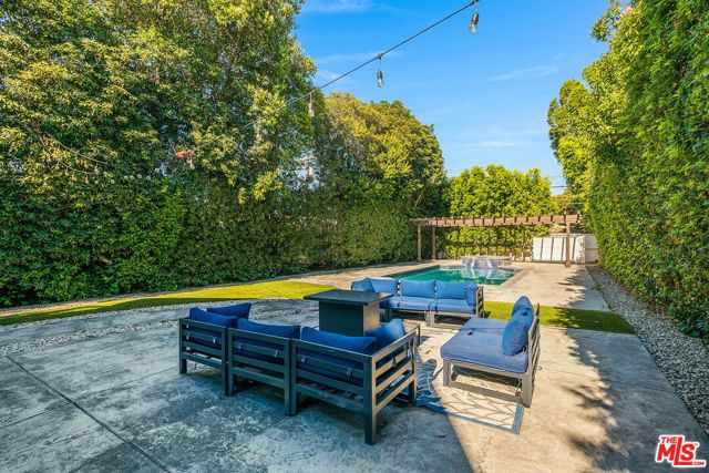 4222 Woodman Avenue, Los Angeles, CA 91423